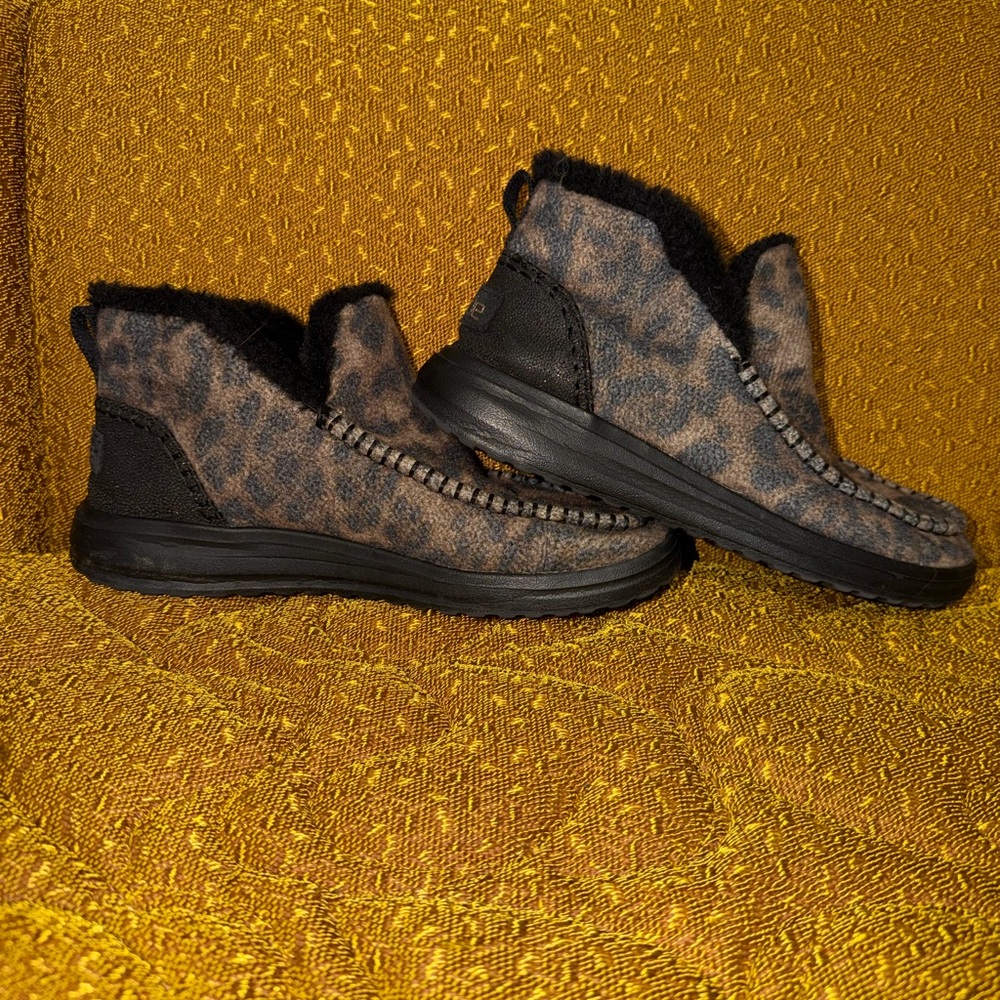 🐆 Hey Dude Leopard Fleece Shoes